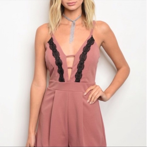 ⭐️ Criss Cross Back Sexy Sleeveless Mauve Romper - Picture 2 of 3